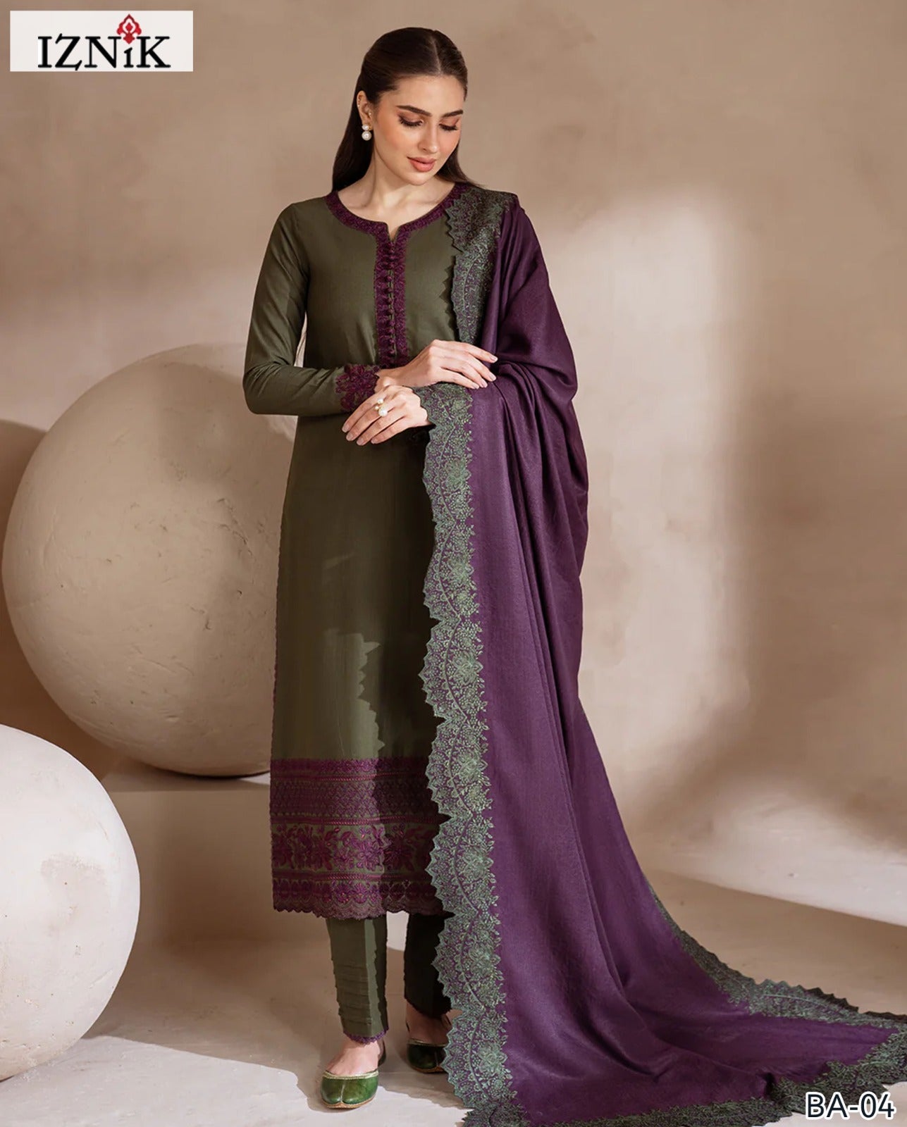 Iznik Winter Collection 3-Piece Embroidered Unstitched Suit – BA-04